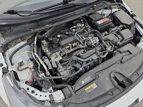 Used 2024 Toyota Corolla LE image 32