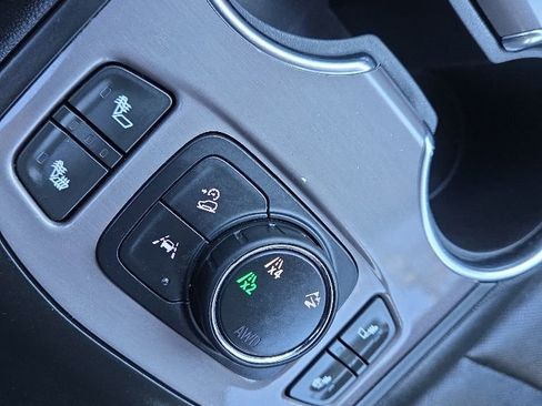 Used 2022 GMC Terrain AT4 AWD/4WD image 30