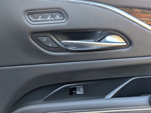 Used 2023 Cadillac Escalade Premium Luxury image 23