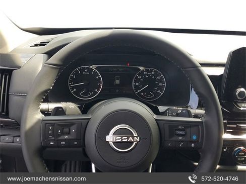 New 2025 Nissan Pathfinder SV image 14