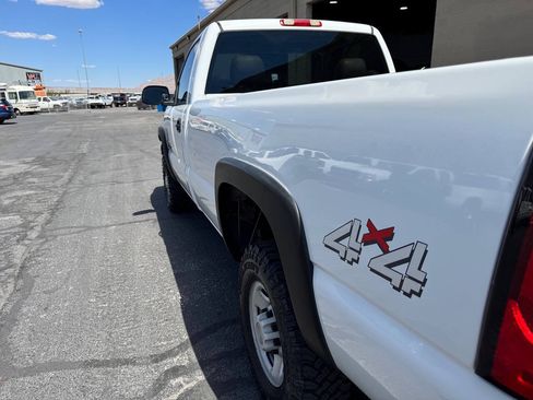 Used 2007 Chevrolet Silverado 2500 W/T w/ Heavy-Duty Power Package AWD/4WD image 20