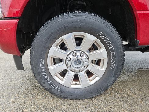 Used 2019 Ford F250 Platinum w/ FX4 Off-Road Package AWD/4WD image 31
