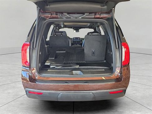 Used 2023 GMC Yukon AT4 w/ AT4 Premium Package image 30