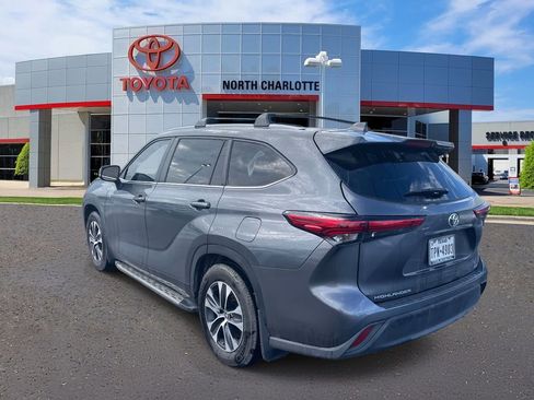 Used 2023 Toyota Highlander XLE image 8