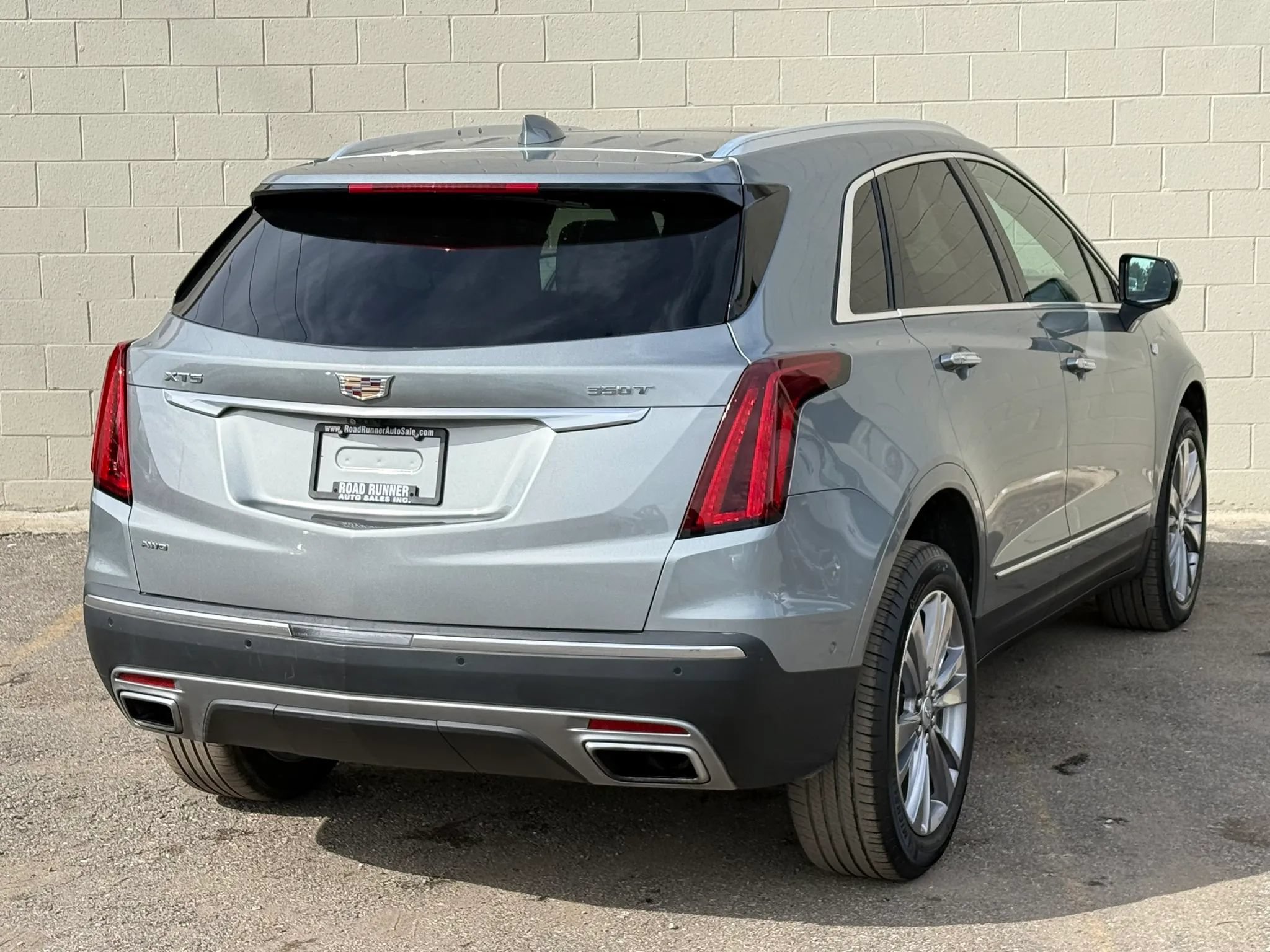 Used 2023 Cadillac XT5 Premium Luxury w/ Technology Package AWD/4WD image 10