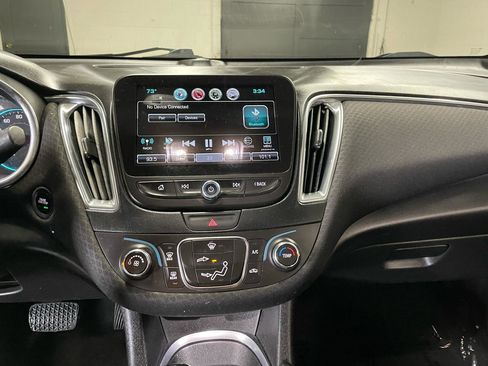 Used 2016 Chevrolet Malibu LT FWD image 11