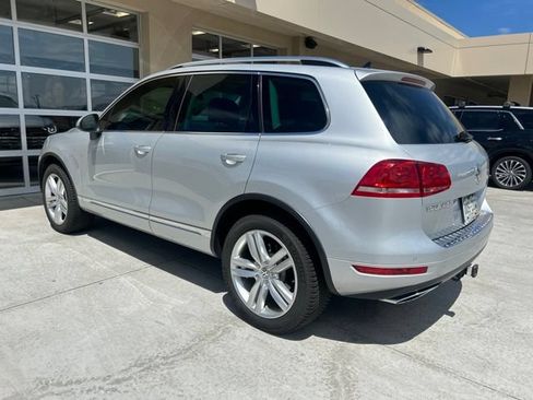 Used 2013 Volkswagen Touareg Executive AWD/4WD image 4