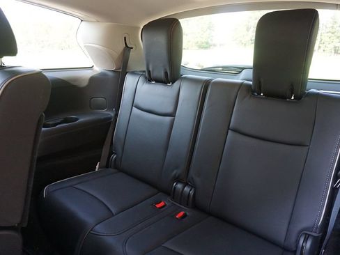 Used 2019 INFINITI QX60 Luxe w/ Essential Package FWD image 17