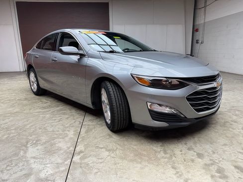 Used 2025 Chevrolet Malibu LT FWD image 7