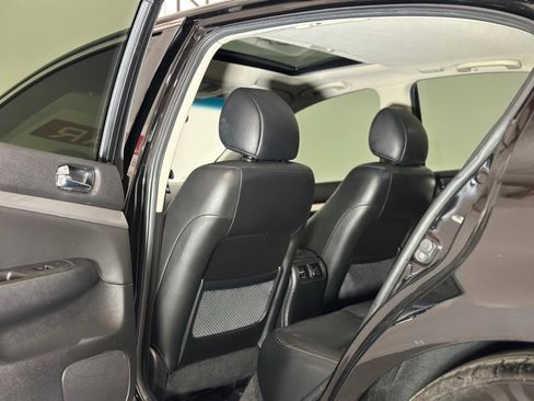 Used 2015 INFINITI Q40 w/ Moonroof Package image 10