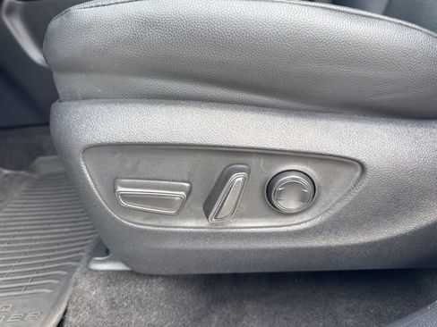 Used 2024 Toyota Grand Highlander AWD image 16