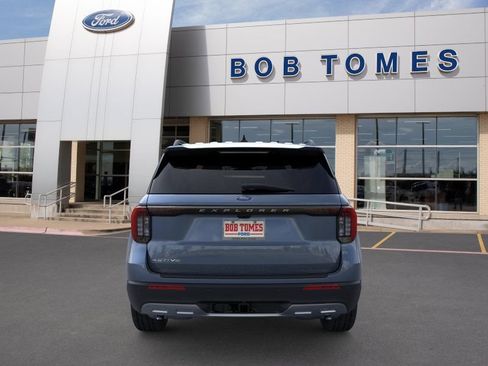 Used 2026 Ford Explorer Active w/ Active Comfort Package RWD image 6