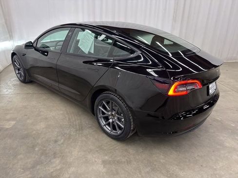 Used 2021 Tesla Model 3 Standard Range Plus image 22