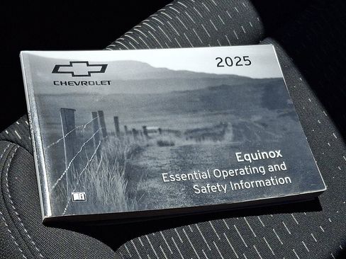 Certified 2025 Chevrolet Equinox LT FWD image 28