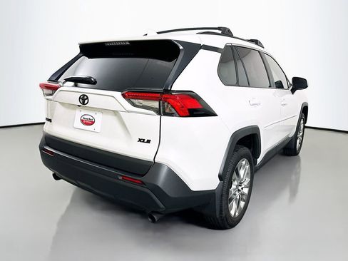 Used 2025 Toyota RAV4 XLE Premium FWD image 5