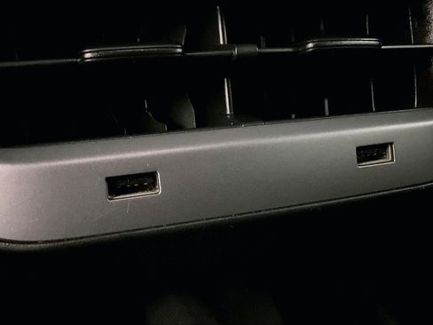 Used 2019 Tesla Model 3 Mid Range image 32