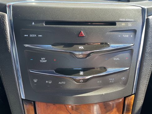 Used 2014 Lincoln MKS AWD w/ Equipment Group 101A image 21