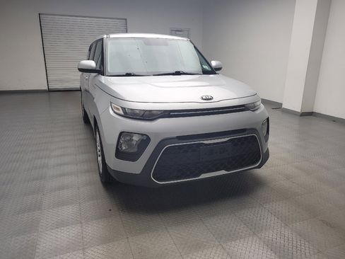 Used 2020 Kia Soul LX FWD image 14