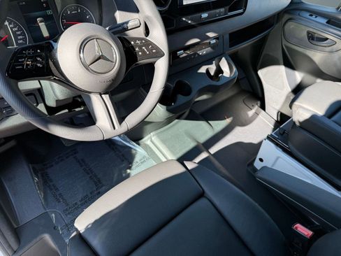 New 2025 Mercedes-Benz Sprinter 2500 image 4