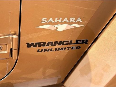 Used 2015 Jeep Wrangler Unlimited Sahara w/ Mopar Chrome Edition Group AWD/4WD image 31