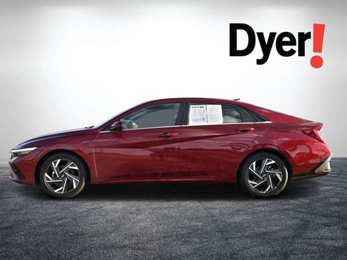Used 2025 Hyundai Elantra SEL FWD image 7