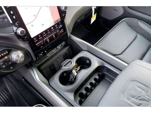 New 2026 RAM 1500 Laramie AWD/4WD image 9
