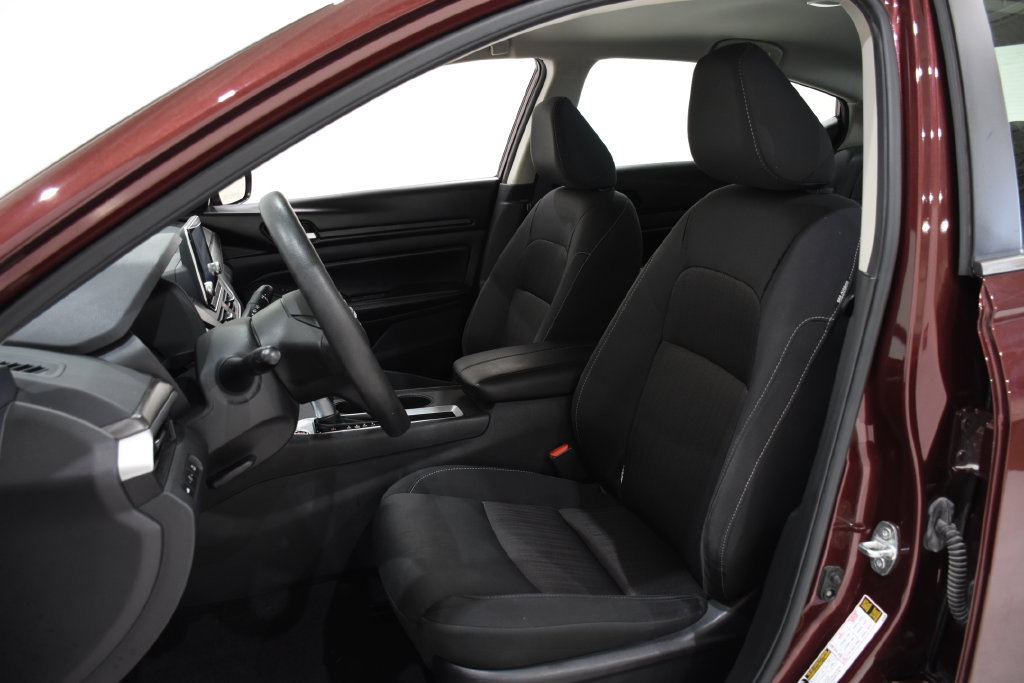 Used 2025 Nissan Altima 2.5 SV FWD image 23