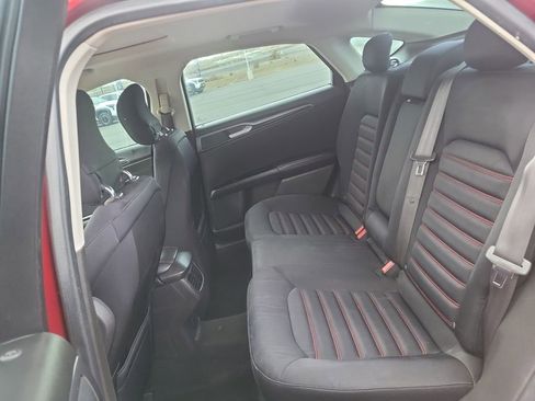 Used 2014 Ford Fusion SE image 32