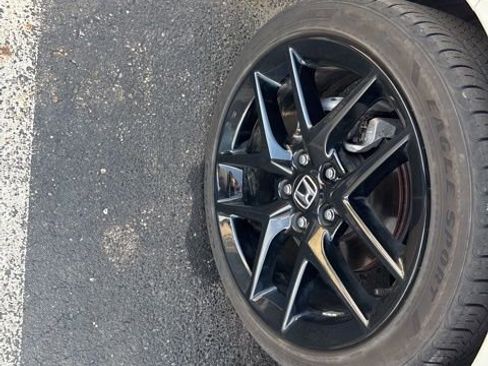 Used 2023 Honda Civic Sport image 4