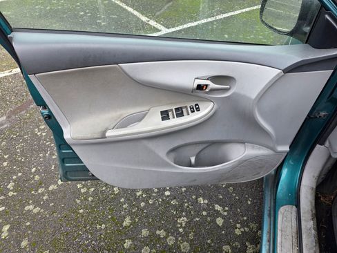 Used 2010 Toyota Corolla LE image 10