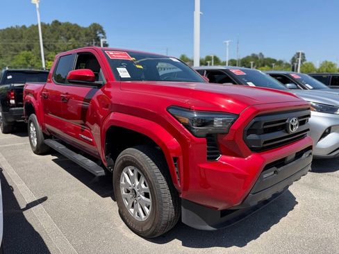 Used 2025 Toyota Tacoma SR5 RWD image 4