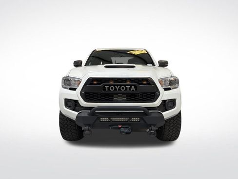 Used 2022 Toyota Tacoma TRD Sport w/ Technology Package image 2