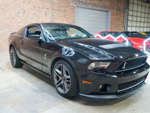 Used 2010 Ford Mustang Shelby GT500 RWD image 3