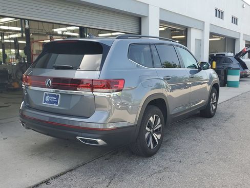 Certified 2024 Volkswagen Atlas SE FWD image 5