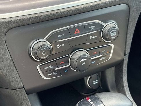 Used 2022 Dodge Charger SXT image 31