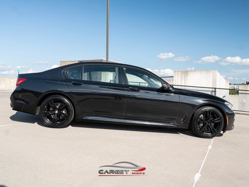 Used 2016 BMW 750i w/ M Sport Package image 8