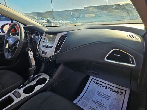 Used 2017 Chevrolet Cruze LS image 21