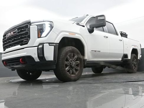 Used 2024 GMC Sierra 2500 AT4 w/ AT4 Premium Plus Package AWD/4WD image 12
