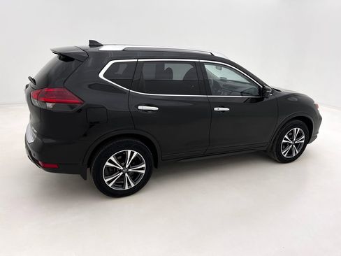 Used 2019 Nissan Rogue SV w/ Premium Package image 10