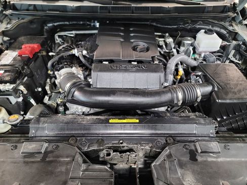 Used 2024 Nissan Frontier PRO-4X w/ Pro Premium Package image 11