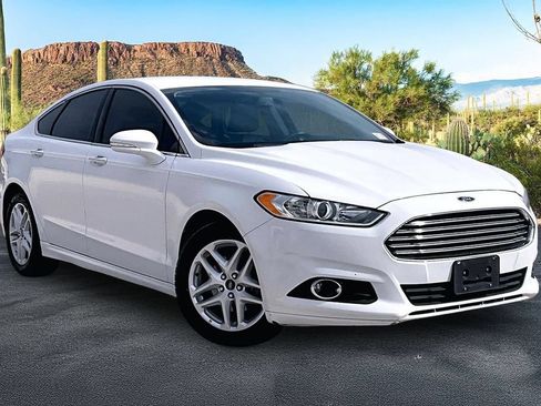 Used 2016 Ford Fusion SE w/ Equipment Group 202A FWD image 12