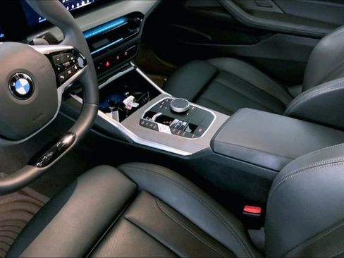 Used 2025 BMW 430i Coupe w/ Premium Package image 8