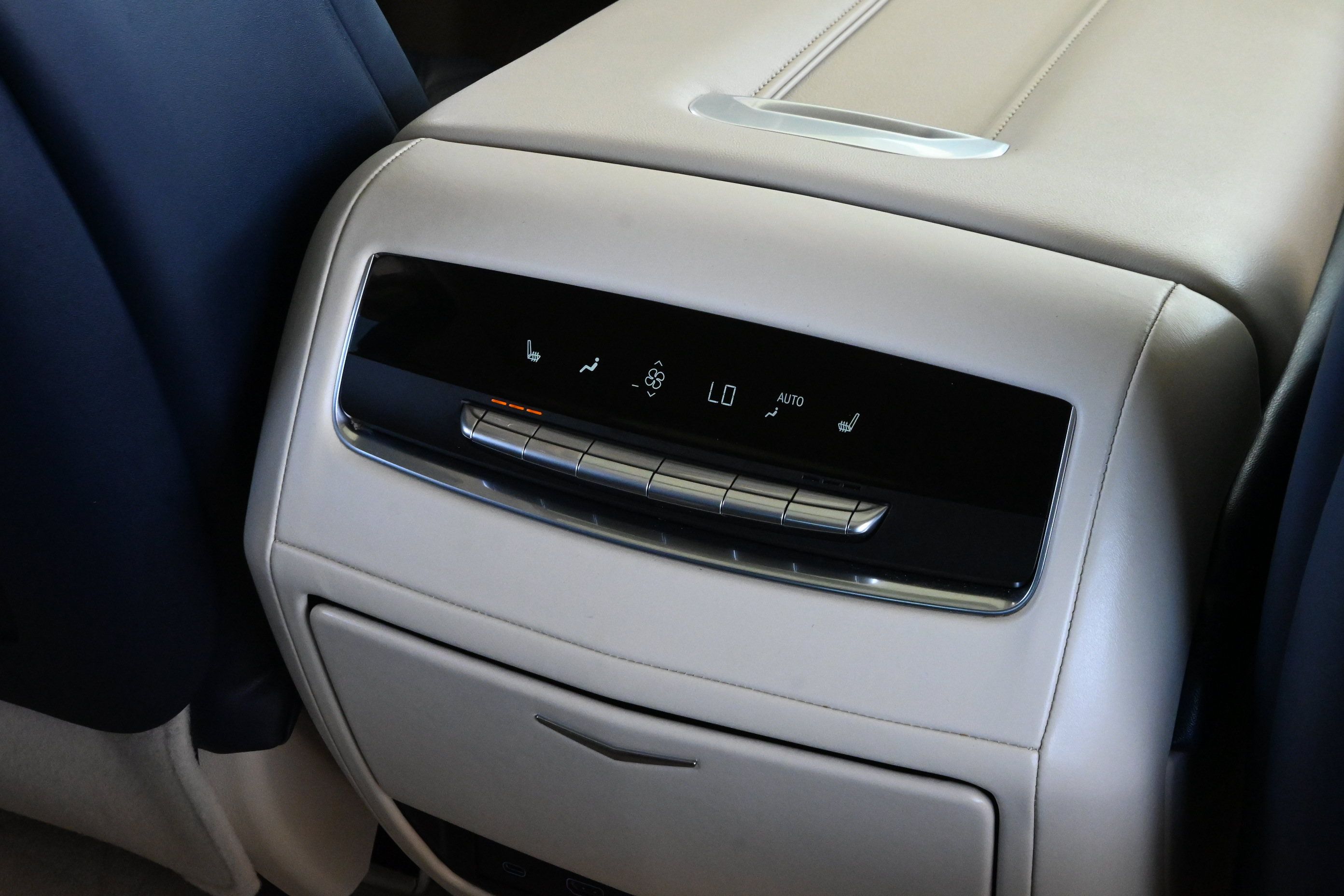 Used 2025 Cadillac Escalade Sport Platinum AWD/4WD image 37