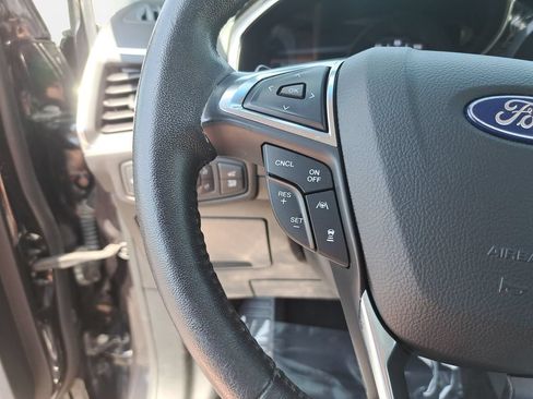 Used 2020 Ford Edge Titanium AWD/4WD image 19