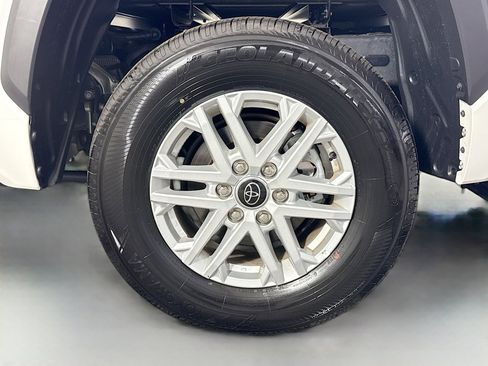 Used 2024 Toyota Tundra SR5 AWD/4WD image 27