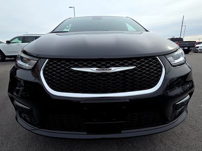 New 2026 Chrysler Pacifica Pinnacle