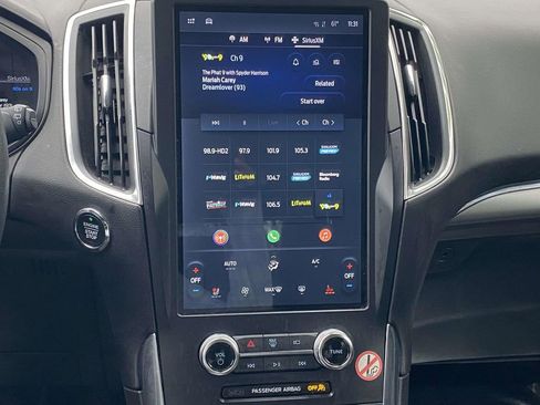 Used 2024 Ford Edge Titanium image 25