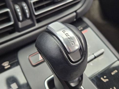 Used 2023 Porsche Macan image 26