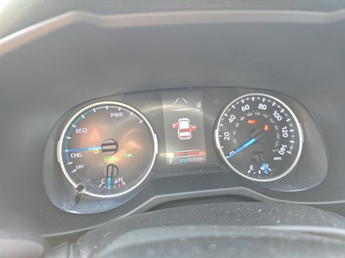 Used 2021 Toyota RAV4 XLE w/ Convenience Package AWD/4WD image 12