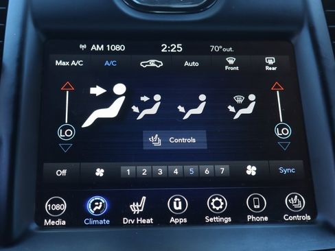 Used 2020 Chrysler 300 S image 28